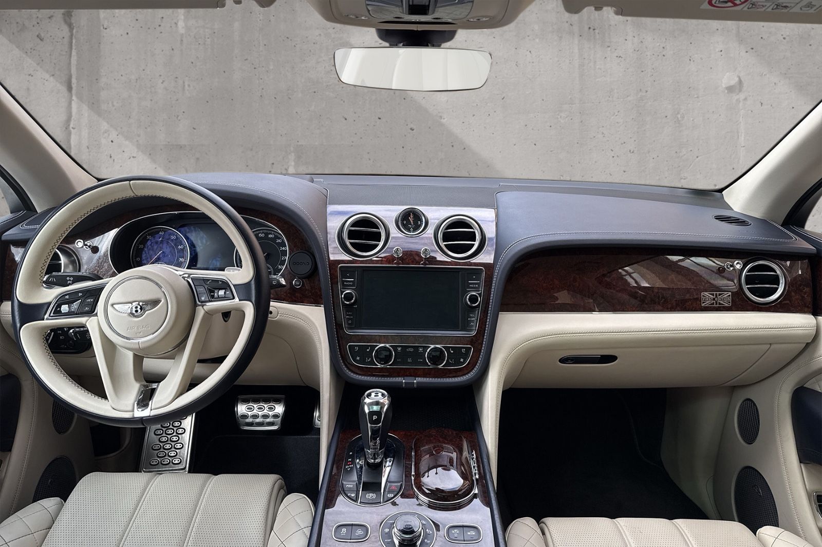 Fahrzeugabbildung Bentley Bentayga W12*First Edition*Dt. Auto*Naim*Mulline
