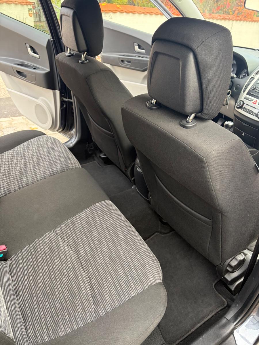 Kia cee'd 2010 — photo 24