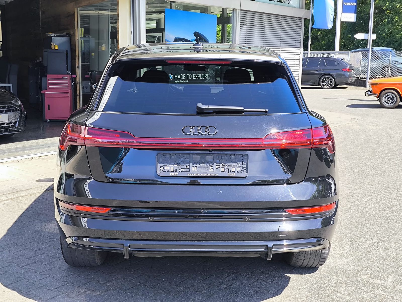 Fahrzeugabbildung Audi e-tron S LINE BLACK EDITION PANO+MEMO+SHZ+360+