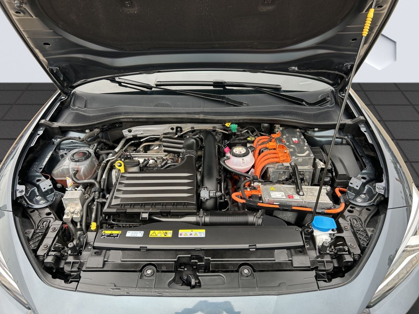 Leon 1.4 e-HYBRID DSG 110kW LED AHZV Sitzheizung