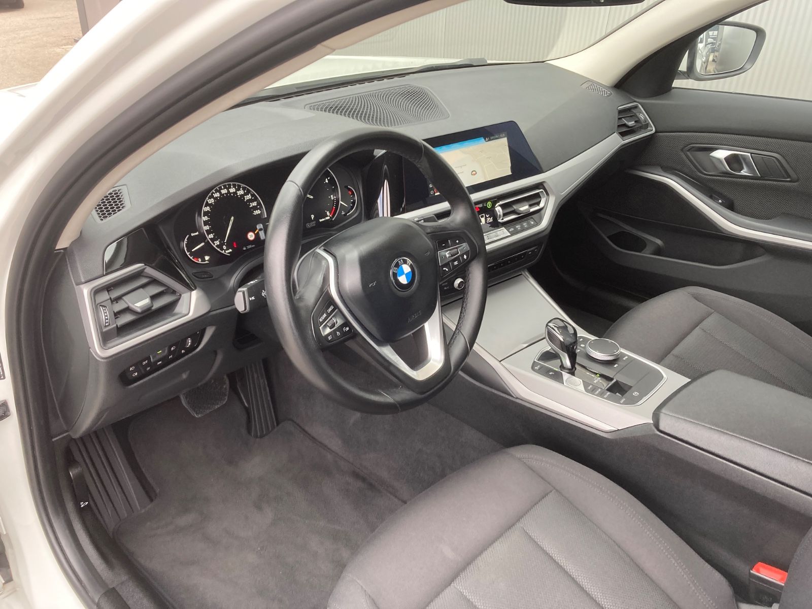 BMW 320d Touring *PDC*LED*Sitzheizung* foto 14