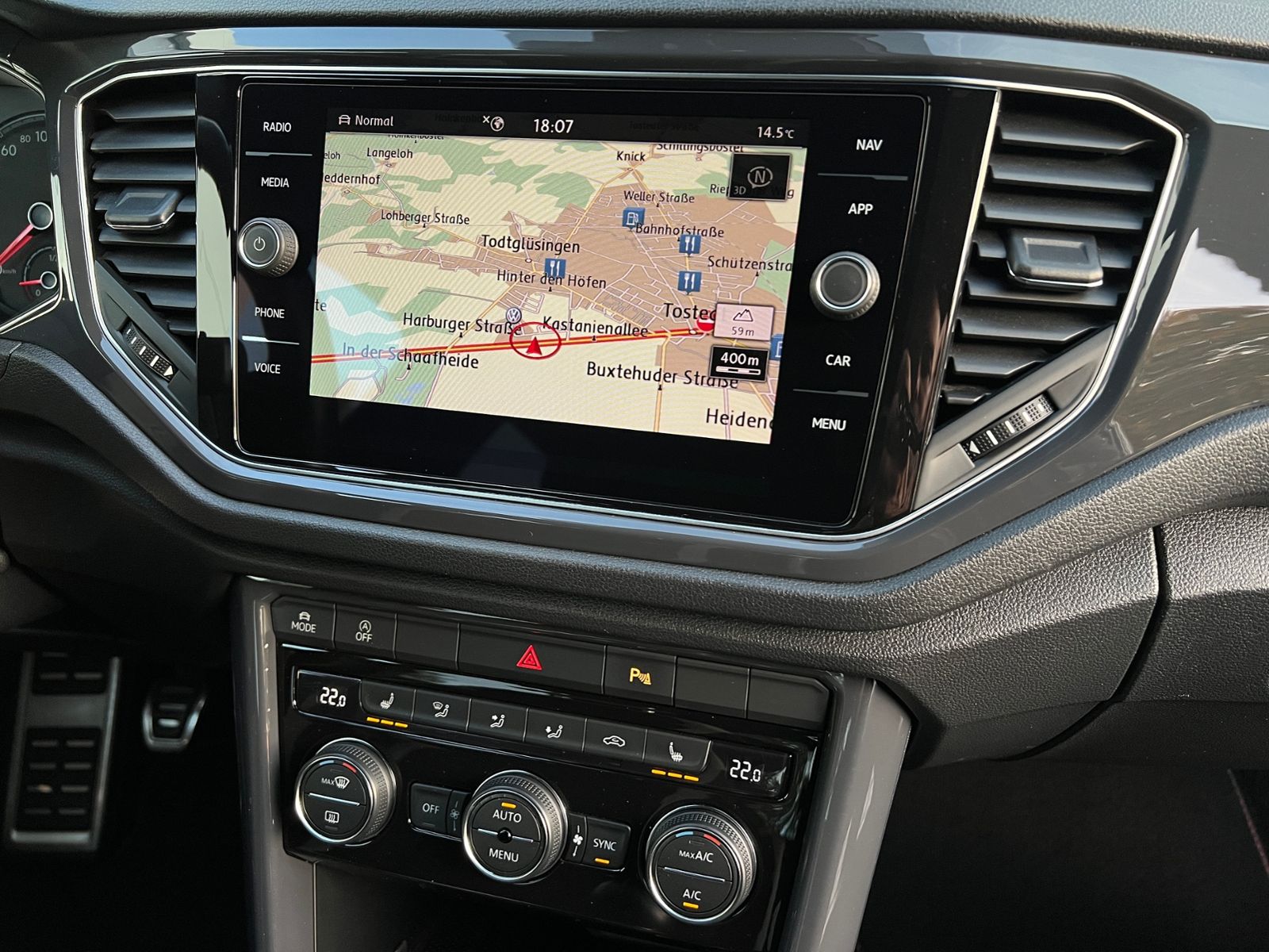Fahrzeugabbildung Volkswagen T-Roc 1.5 TSI Sport *AHK,ACC,17"-LM*