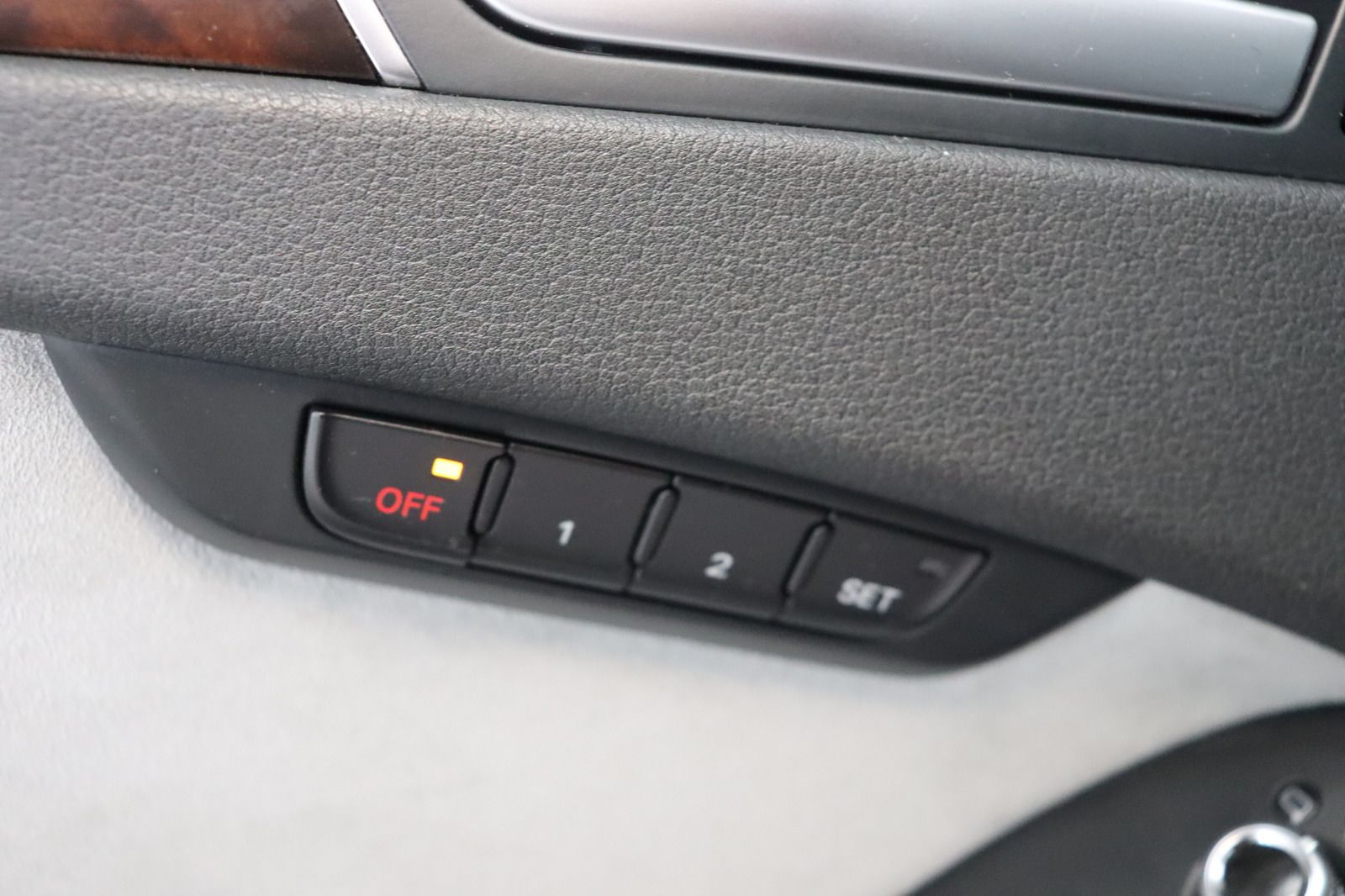 Fahrzeugabbildung Audi A4 3.0 TDI S tronic * Xenon * Navi * el. Sitze