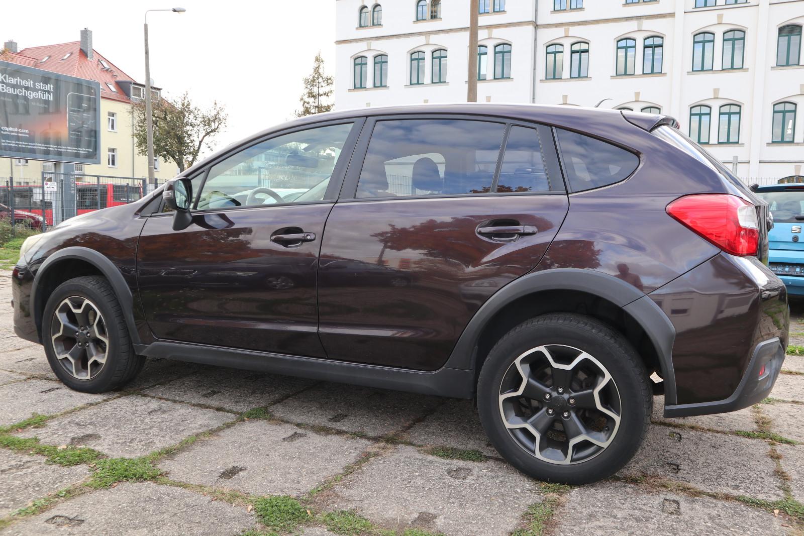 Subaru XV 2012 — rear view