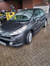 Peugeot 207 1.4 Benziner - Peugeot 207
