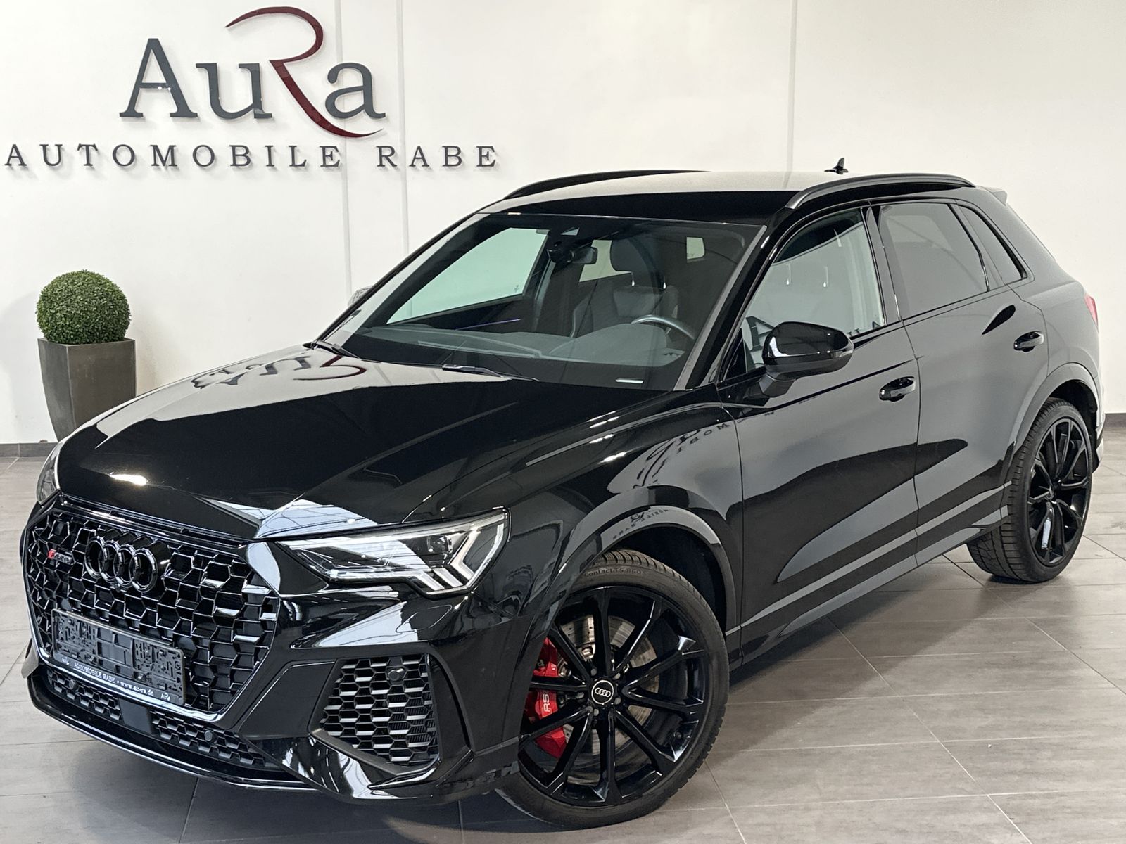 Fahrzeugabbildung Audi RSQ3 Quattro Black NAV+MATRIX+ACC+SONOS+VCOCK+PP