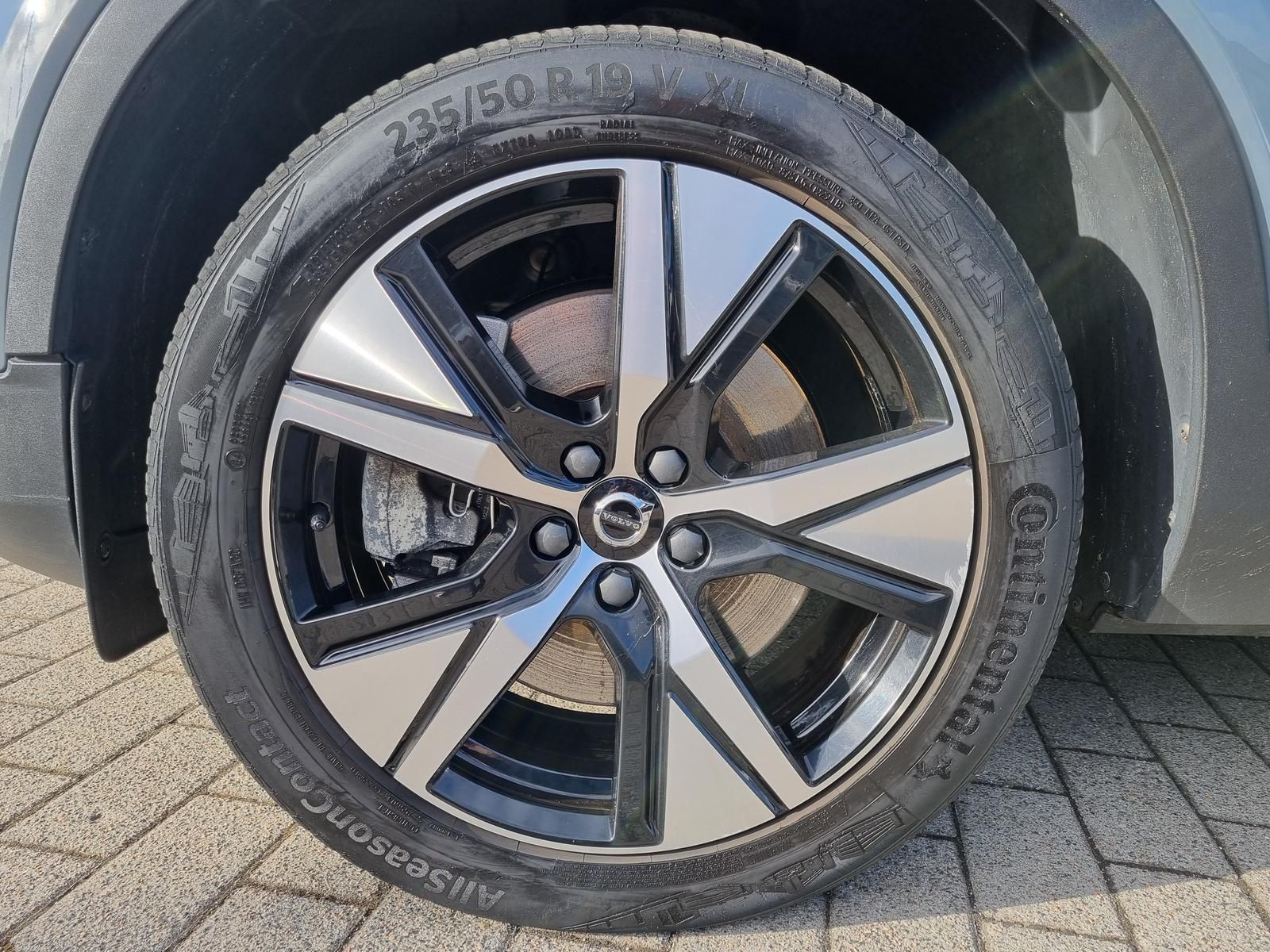 Fahrzeugabbildung Volvo XC40 T4 Recharge R-Design 'AHK, Panoramadach'