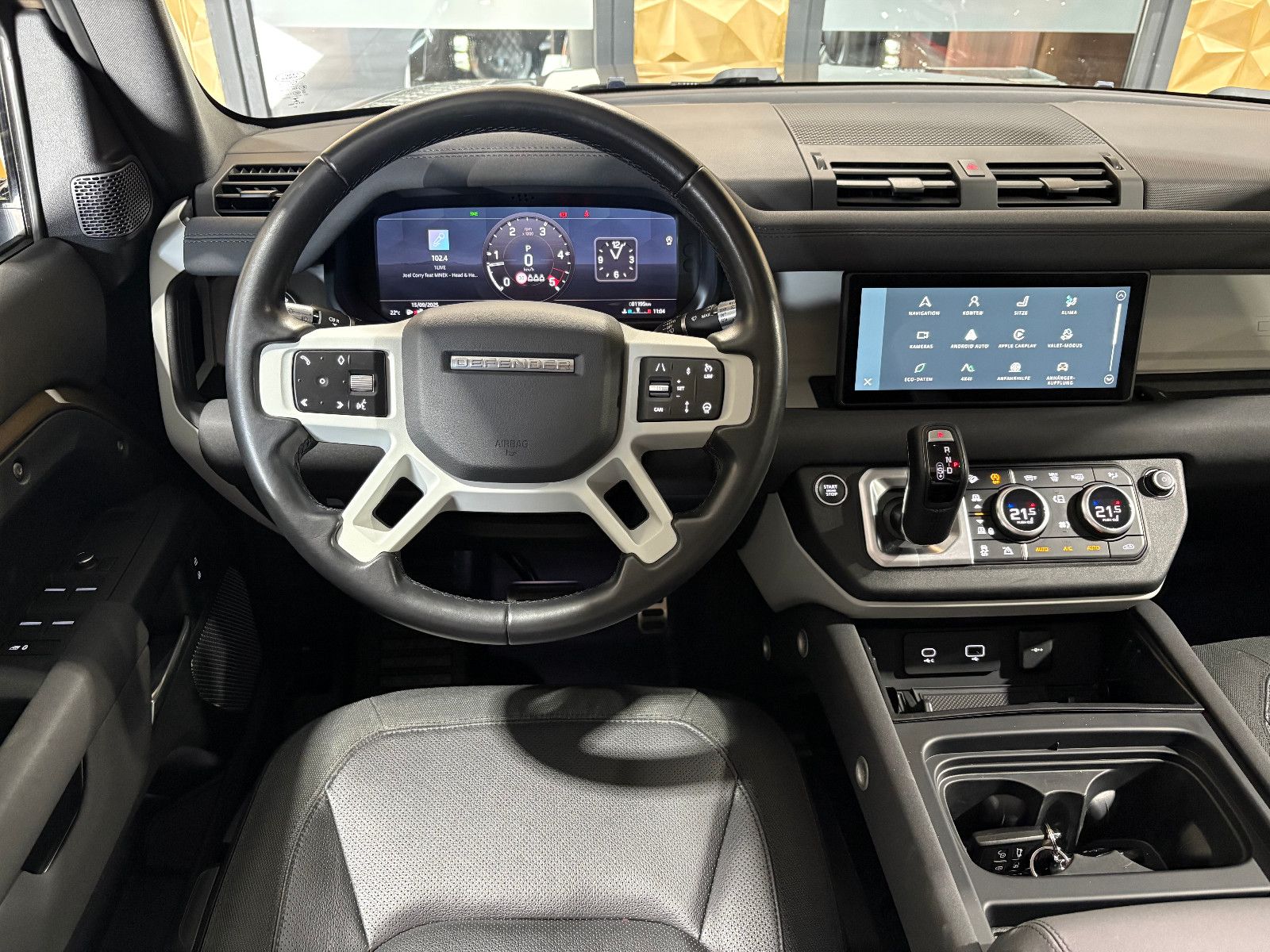 Fahrzeugabbildung Land Rover Defender 110 S/360°/NAVI/PANO/APPLE/ACC/SHZ