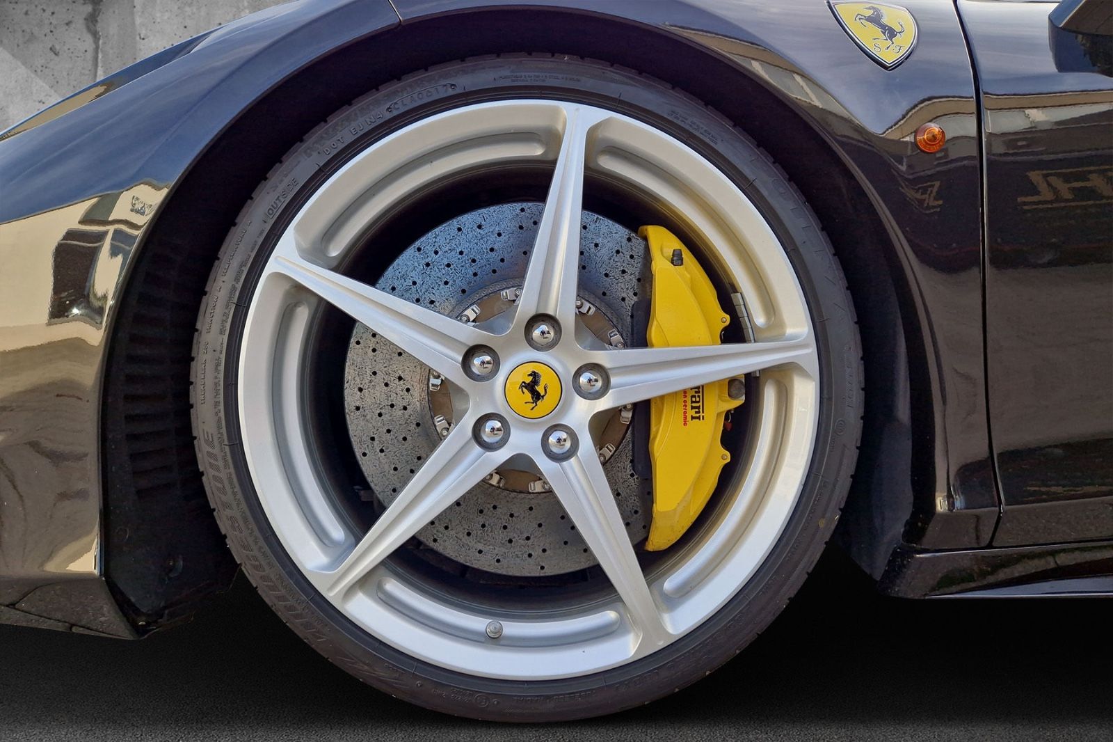Fahrzeugabbildung Ferrari 458 Italia*dt. Auto*Carbon*AFS*