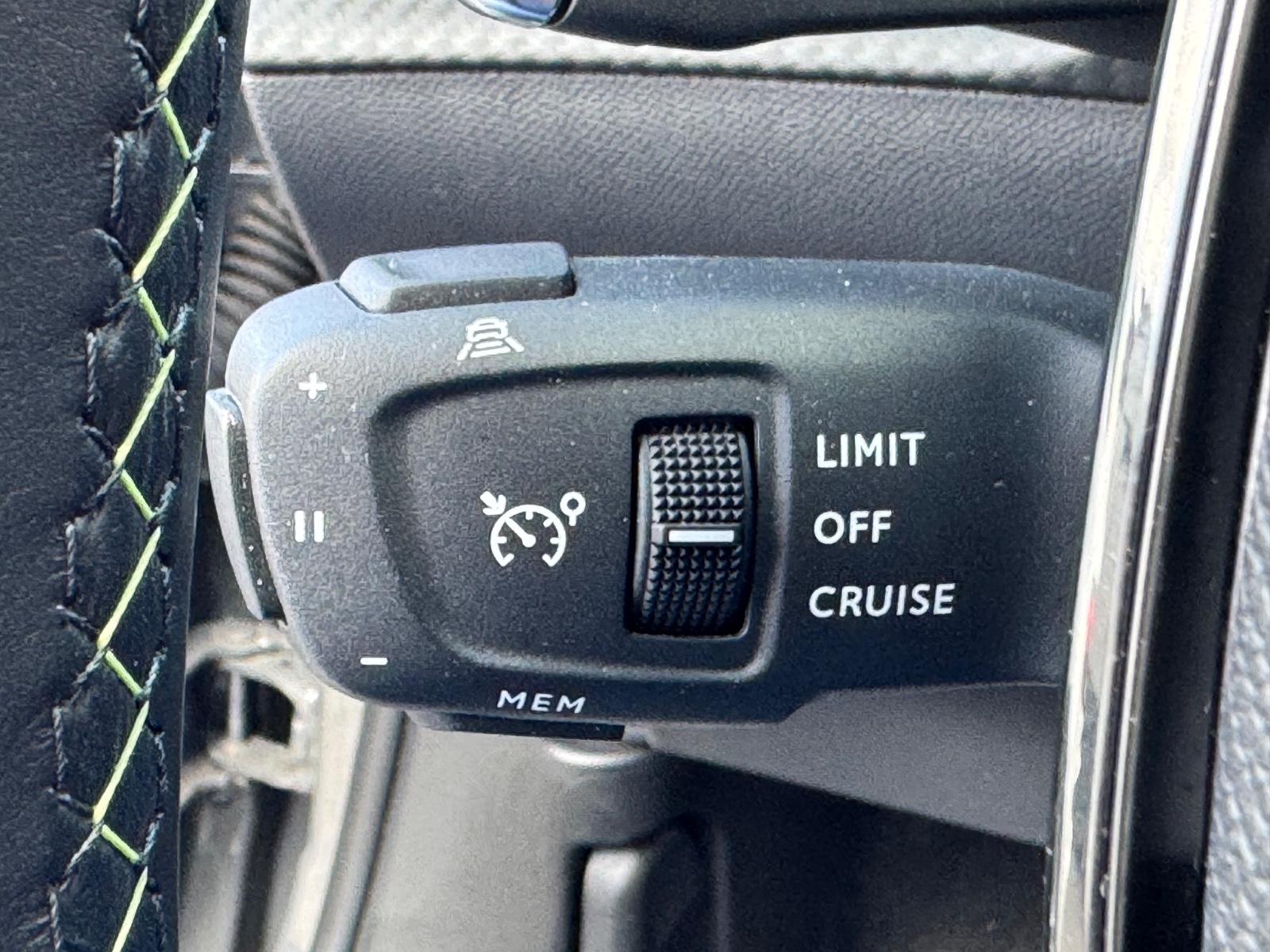 Peugeot 2008 GT* 1.2*ACC*LED*NAVI*ALCANTARA*SHZ*360°CAM, миниатюра 22