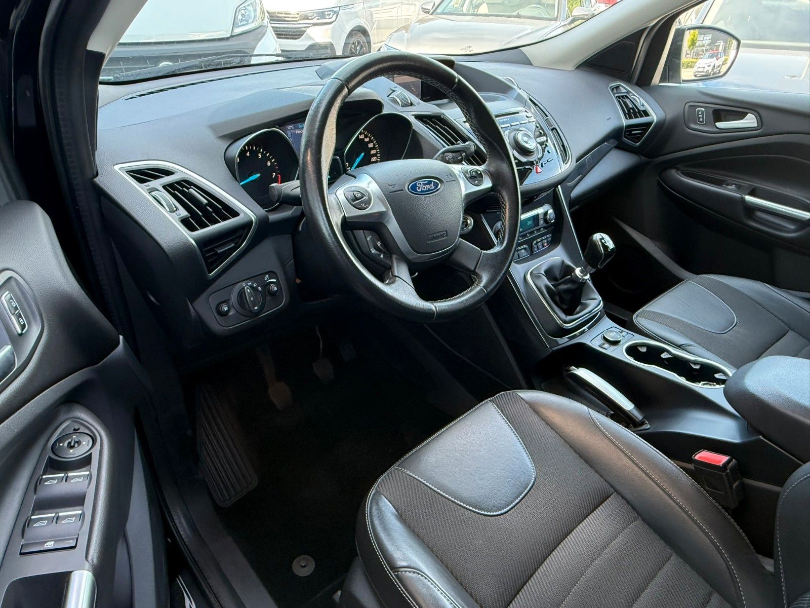 Fahrzeugabbildung Ford Kuga Individual