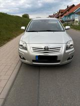 Toyota Avensis 1,8-l-VVT-i Team Team - Toyota Avensis: Team