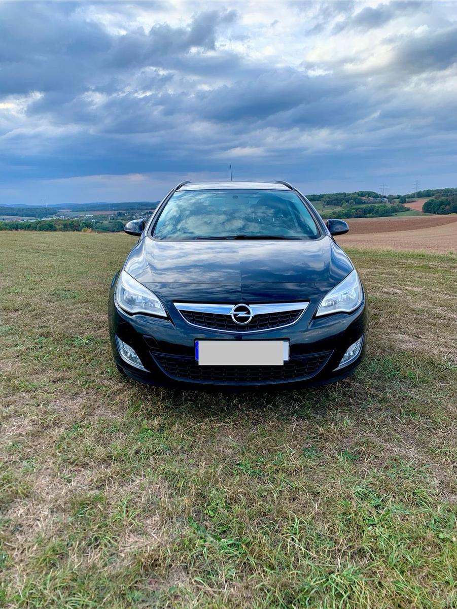 Opel Astra, 2012
