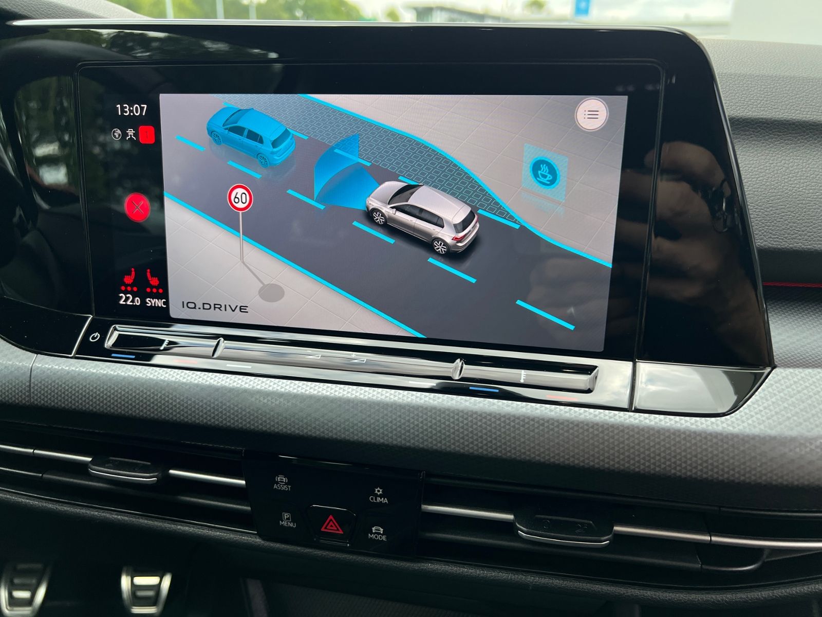 Fahrzeugabbildung Volkswagen Golf VIII Active 1.5 TSI OPF *Garantie, IQ-Drive