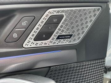 2024 BMW IX2 缩略图 16