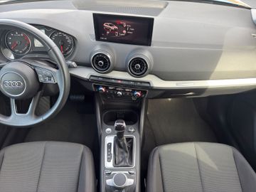 Audi Q2 35 TFSI basis 7-Gang S tronic|Kamera|Navi|LED