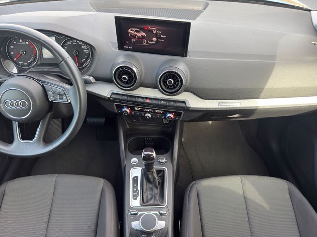 Audi Q2 35 TFSI basis 7-Gang S tronic|Kamera|Navi|LED