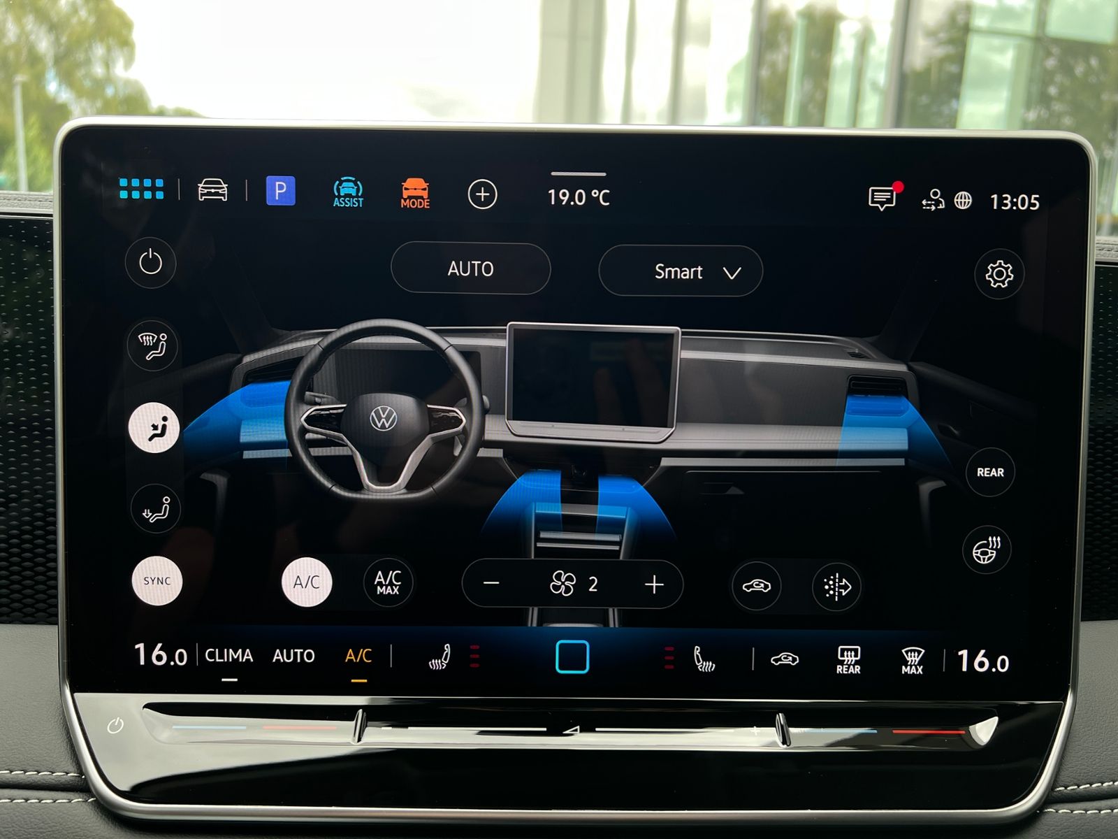Fahrzeugabbildung Volkswagen Tiguan  ENERGY 1.5 eTSI DSG *AHK, AreaView, Navi