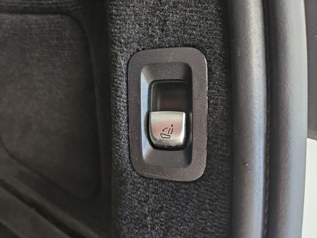 Fahrzeugabbildung Mercedes-Benz C 180 T Avantg. AHK Pano Totwi, SHZ Ambie. LED