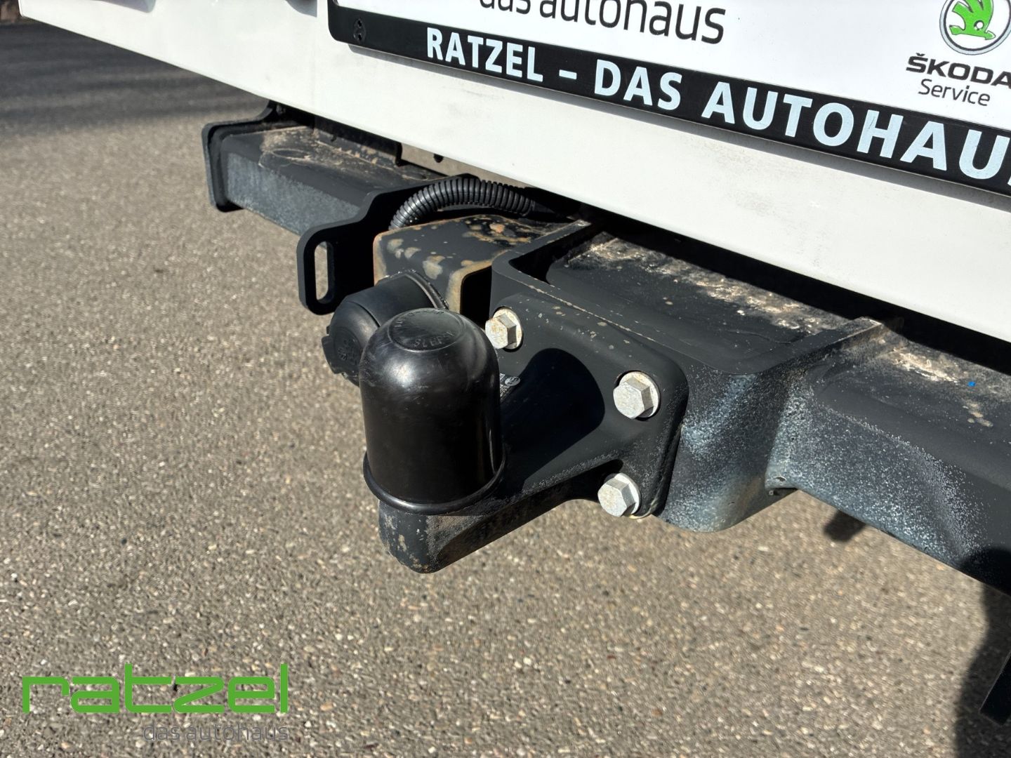 Fahrzeugabbildung Volkswagen Crafter 35 Pritsche DoKa MR 2.0 TDI AHK Klimaaut