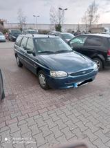 Ford Escort Kombi Oldie 1995 - Ford Escort mit Benzin-Antrieb: Kombi