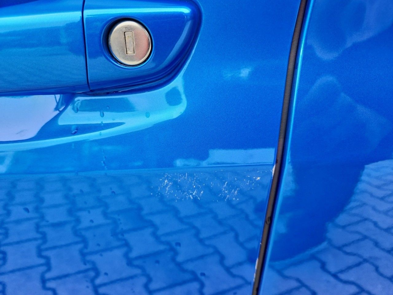 Fahrzeugabbildung Peugeot 208 Allure