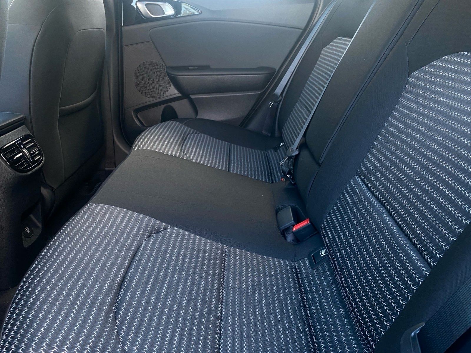 Fahrzeugabbildung Kia Ceed Sportswagon 1.0T 48V DCT Ultimate STY JBL