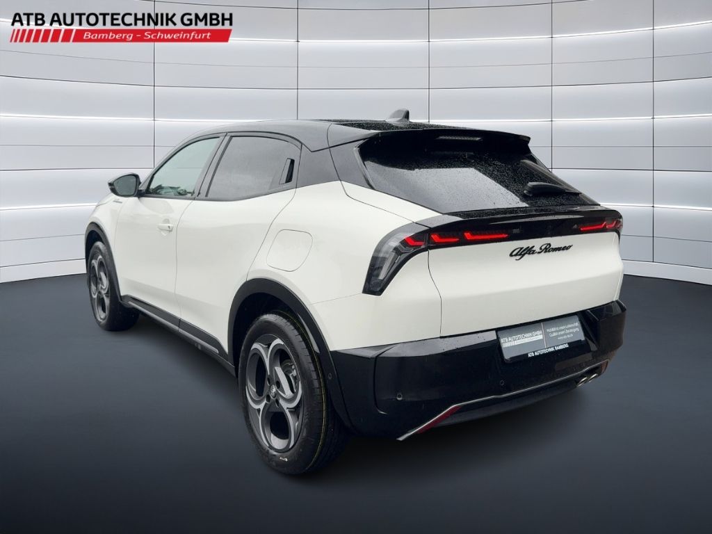 Fahrzeugabbildung Alfa Romeo Junior Sport Speciale Ibrida NAVI WINTER MATRIX