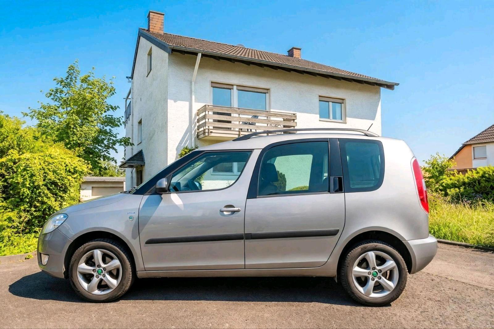 Skoda Roomster 2012 — rear view