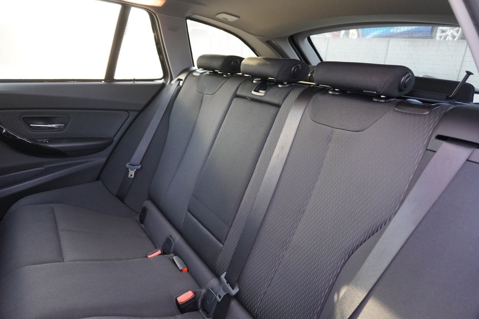 BMW 318i Advantage LED Navi AHK Tempomat Schiebedach foto 15
