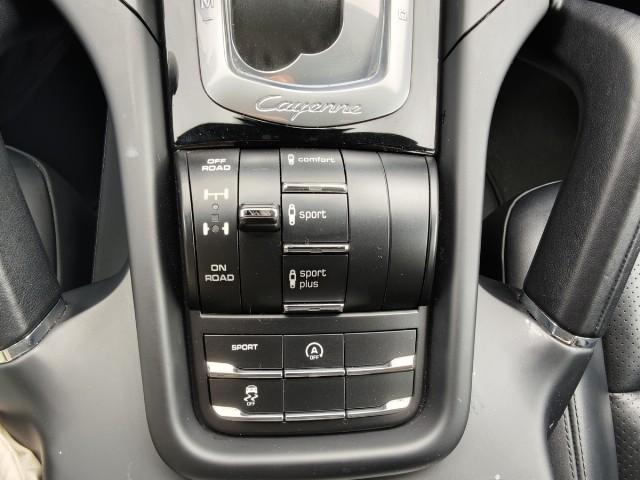 Porsche Cayenne  Pano SHZ Navi CarPlay Scheckheft 21 Zol