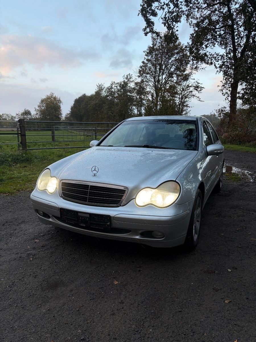 Mercedes-Benz C 220
