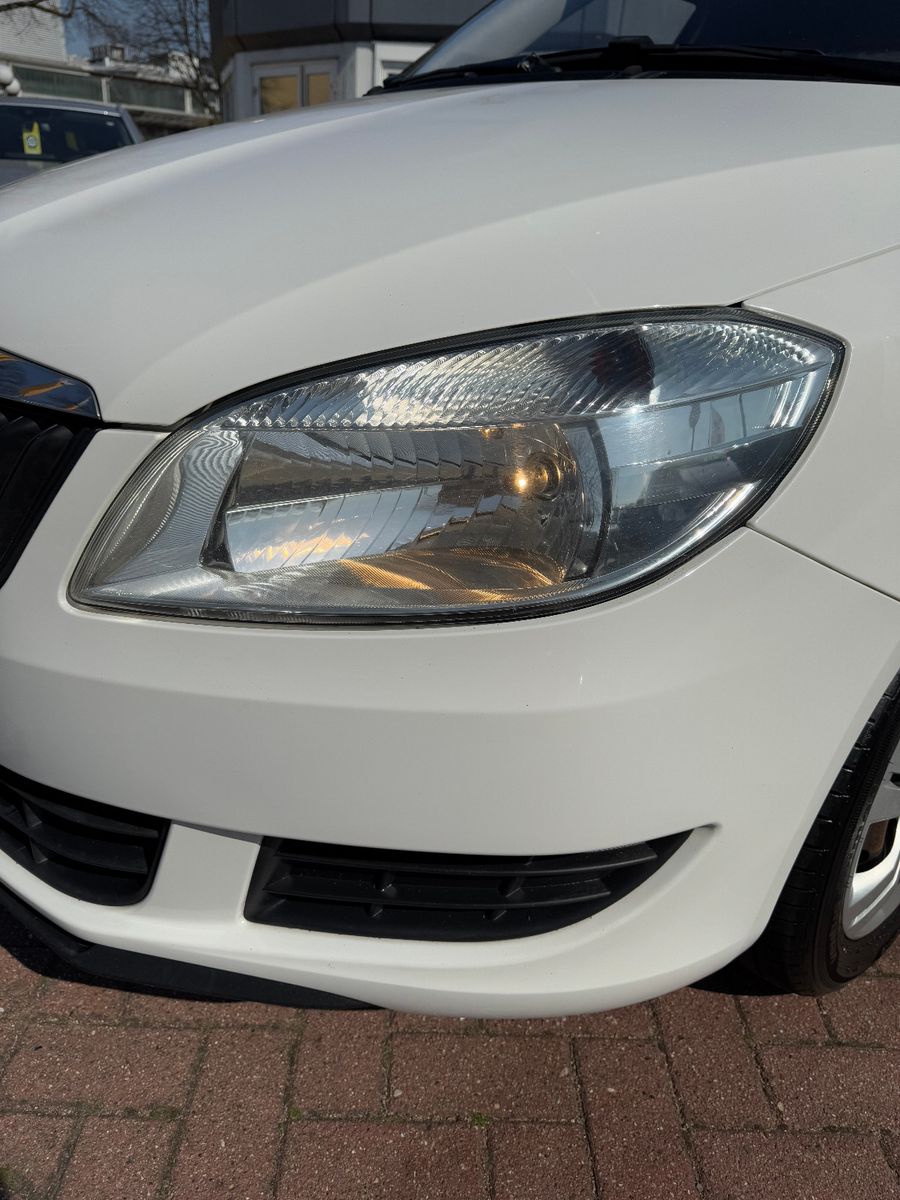 Fahrzeugabbildung SKODA Roomster Praktik 1.6 TDI 1.HAND SKODA SCHECKHEFT