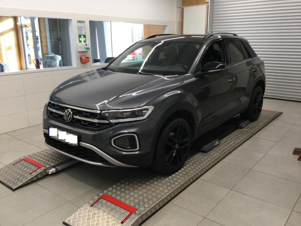 Volkswagen T-Roc Style AHK BLACK STYLE MASSAGE R.CAM NAVI A