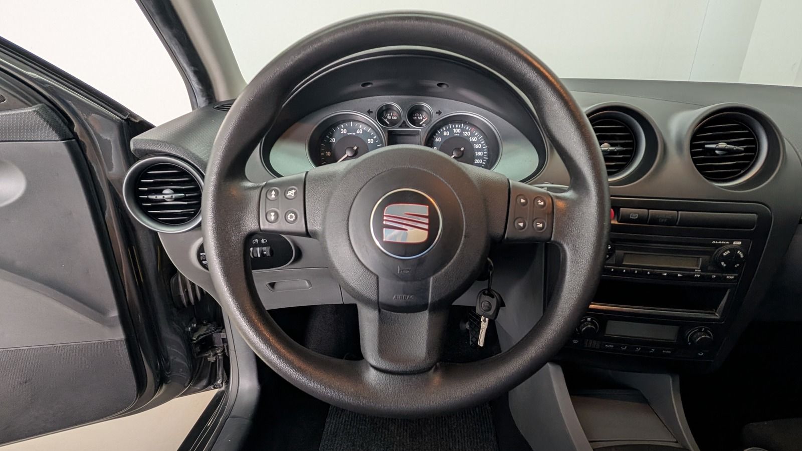 Fahrzeugabbildung SEAT Ibiza 1.4 16V * Klimaaut. * Tempomat * HU 04.27
