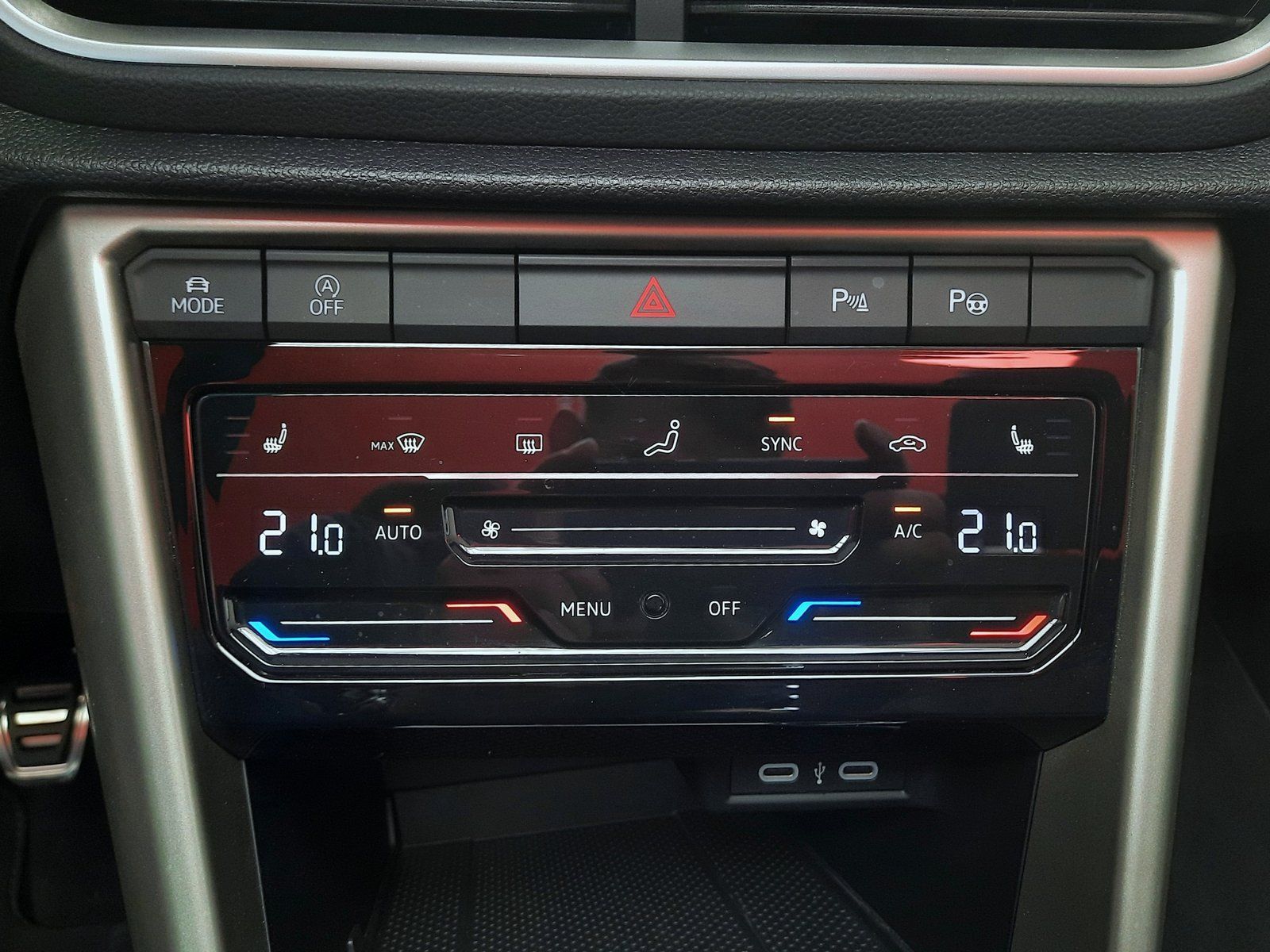 Fahrzeugabbildung Volkswagen T-Roc Cabriolet Move TSI *AHK*Navi*LED*PDC*Sitzh