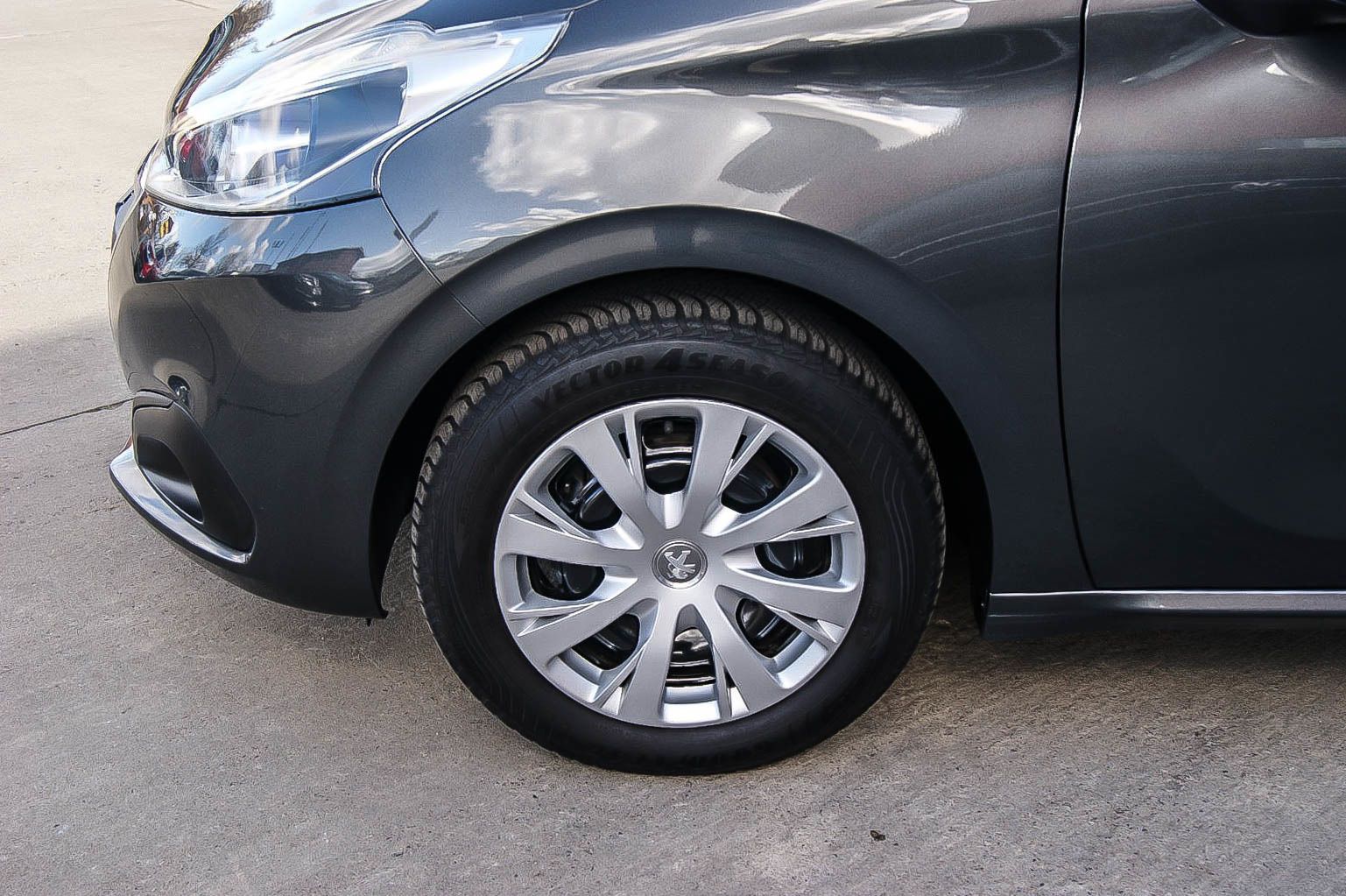 Fahrzeugabbildung Peugeot 208 1.2 Activ NAVI, PDC, SITZHG,ZAHNRIEMEN NEU