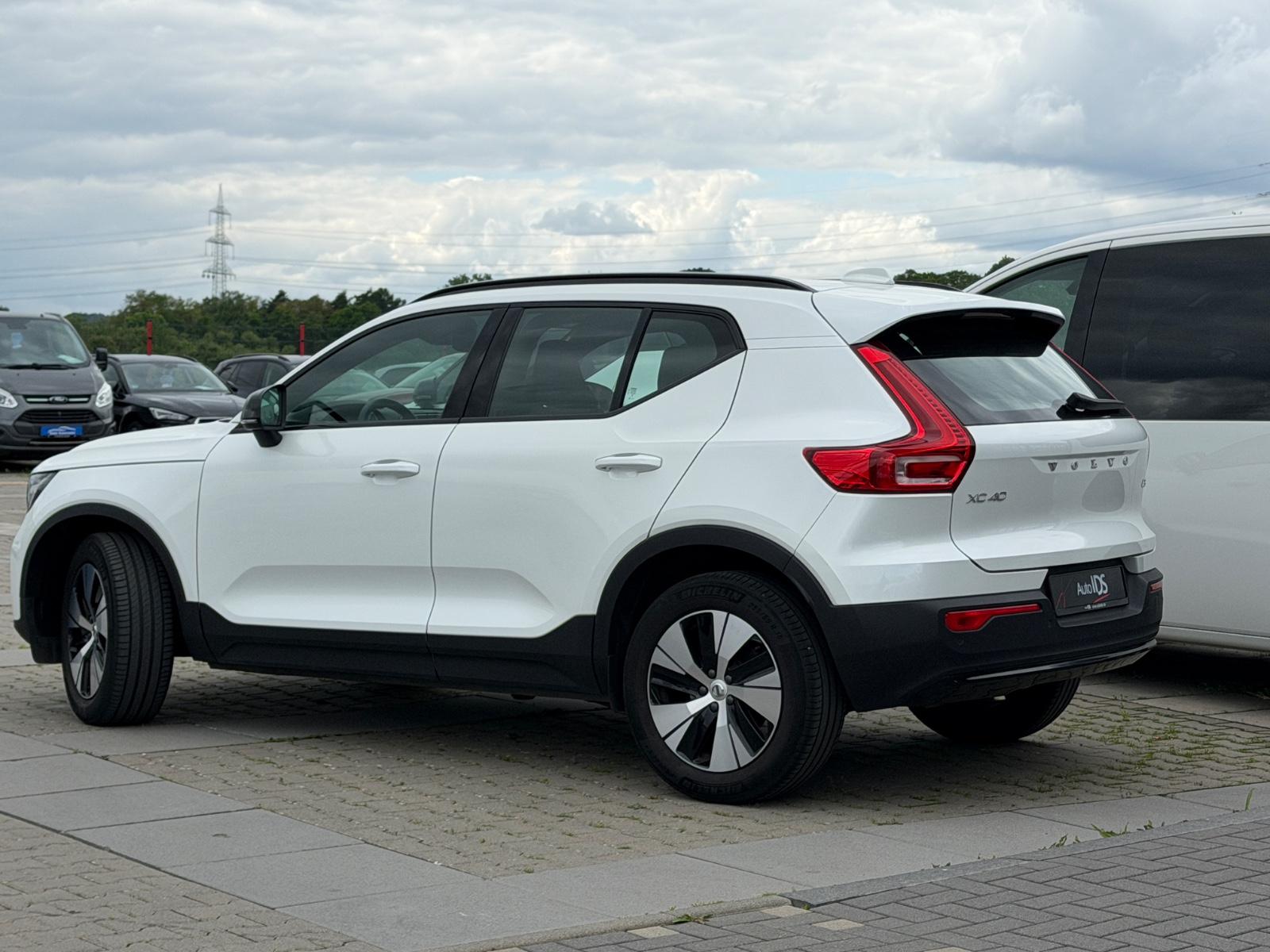 Volvo XC40 Plus Dark 2WD/Navi/Harman-Kardon