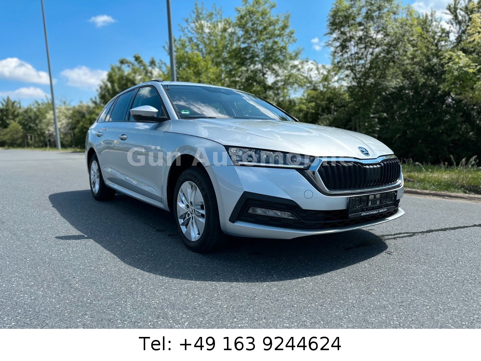 Skoda Octavia Combi 1.HAND NAVI AHK ACC SHZ V+H