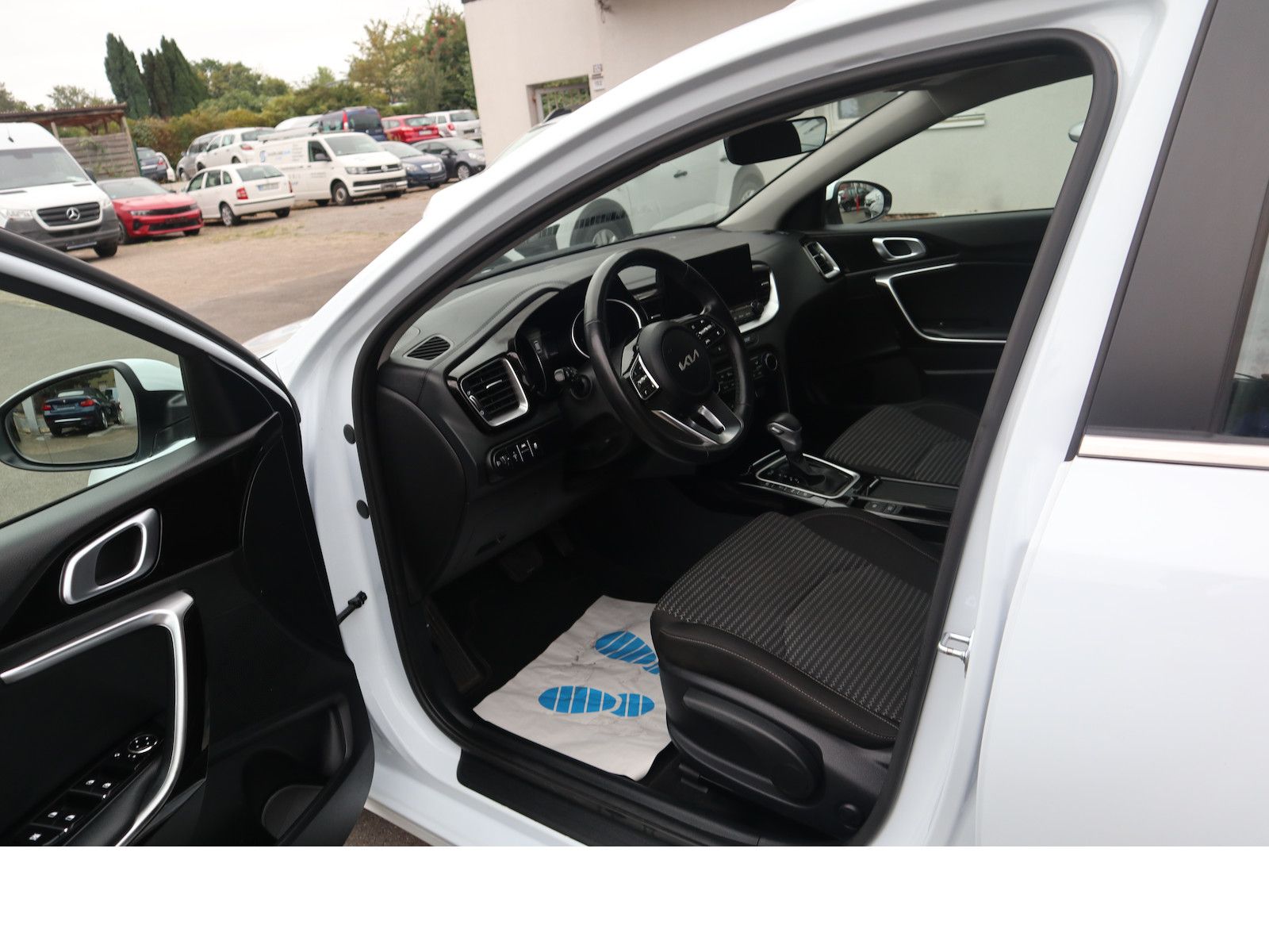 Fahrzeugabbildung Kia cee´d Sportswagon Ultimate 1.5 DCT CAM SHZ NAVI