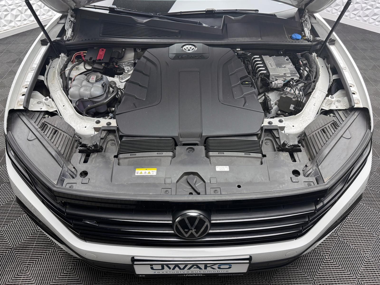Fahrzeugabbildung Volkswagen 3.0 TDI R-LINE/ALLRADLENK/DYNAUDIO/STANDHZ/AHK/M
