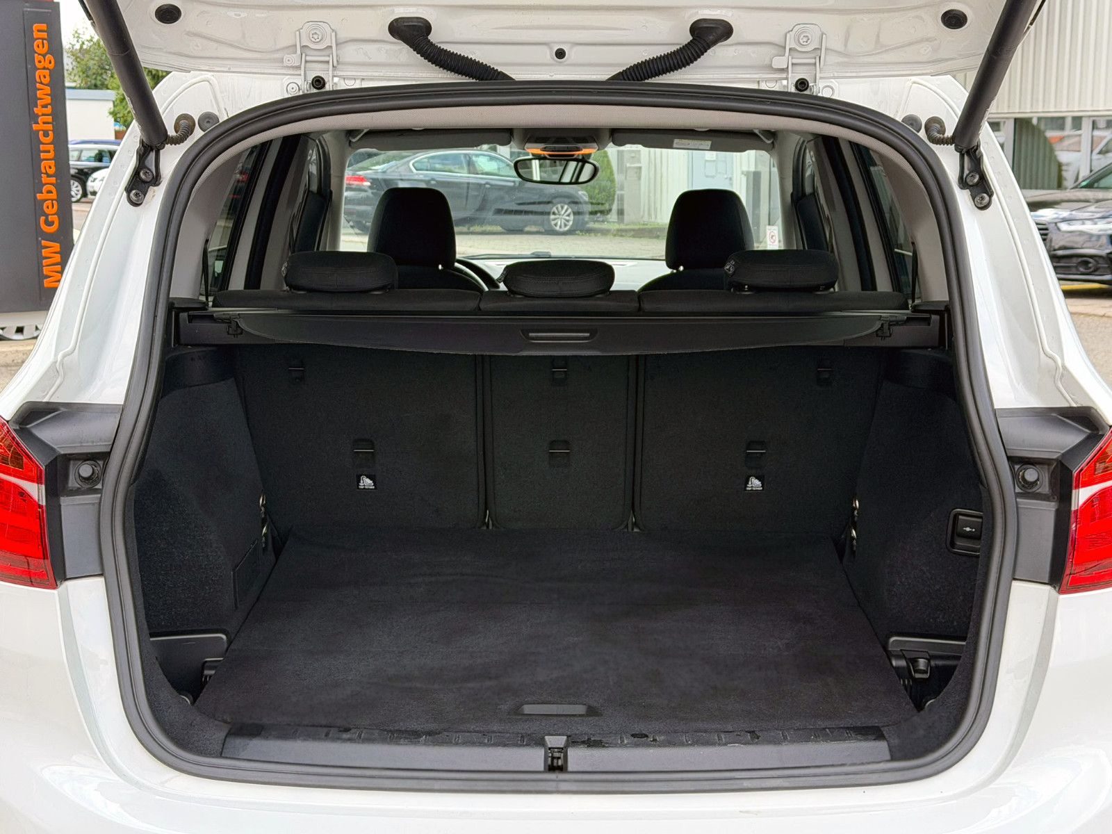 Fahrzeugabbildung BMW 220i Gran Tourer Steptr. Advantage ACC KAM AHK