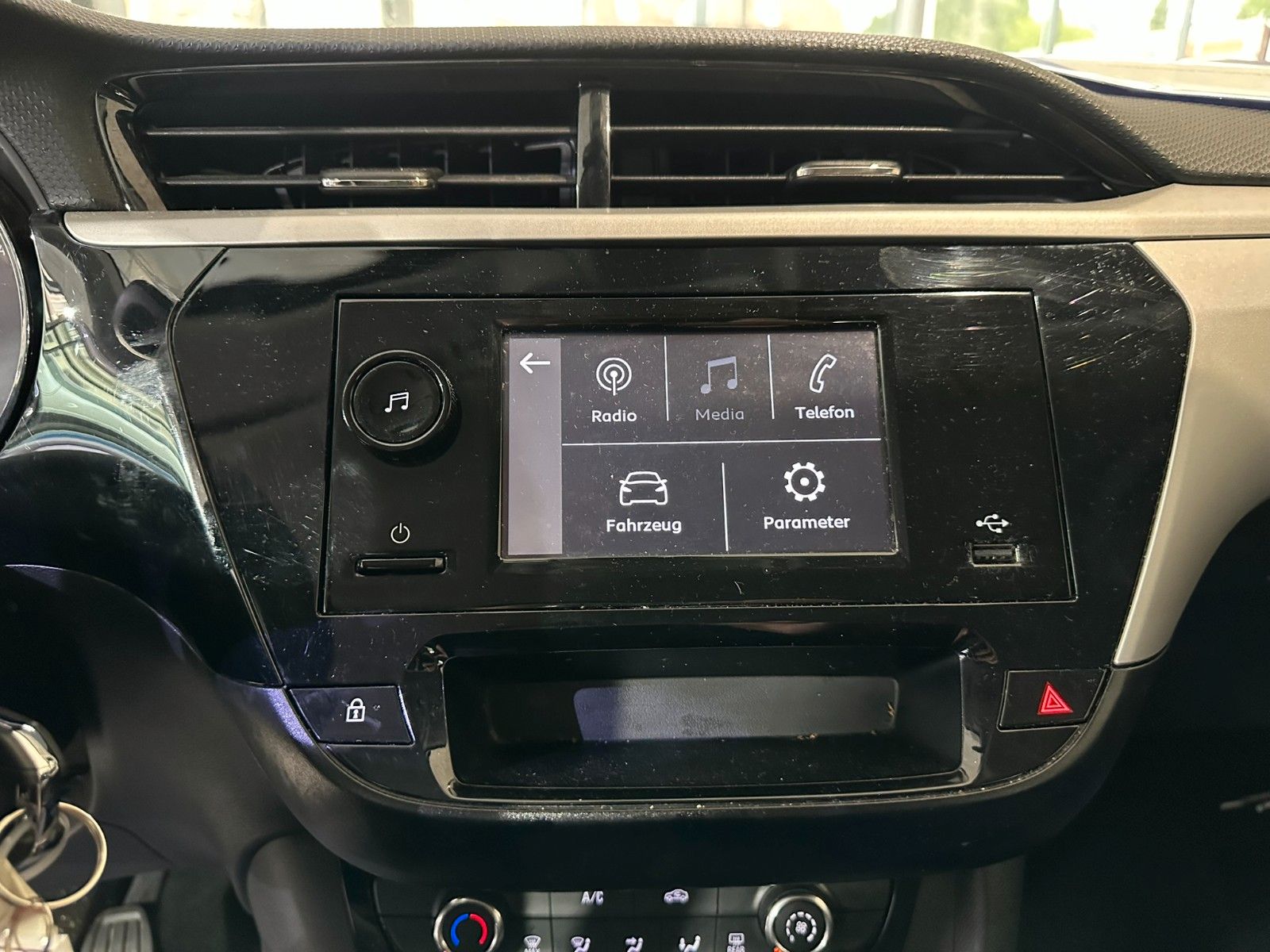 Fahrzeugabbildung Opel Corsa F 1.2 KLIMA/SPURASSISTENT/TEMPOMAT