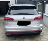 Volkswagen Touareg 3.0 V6 TDI Elegance - silberne Volkswagen Touareg