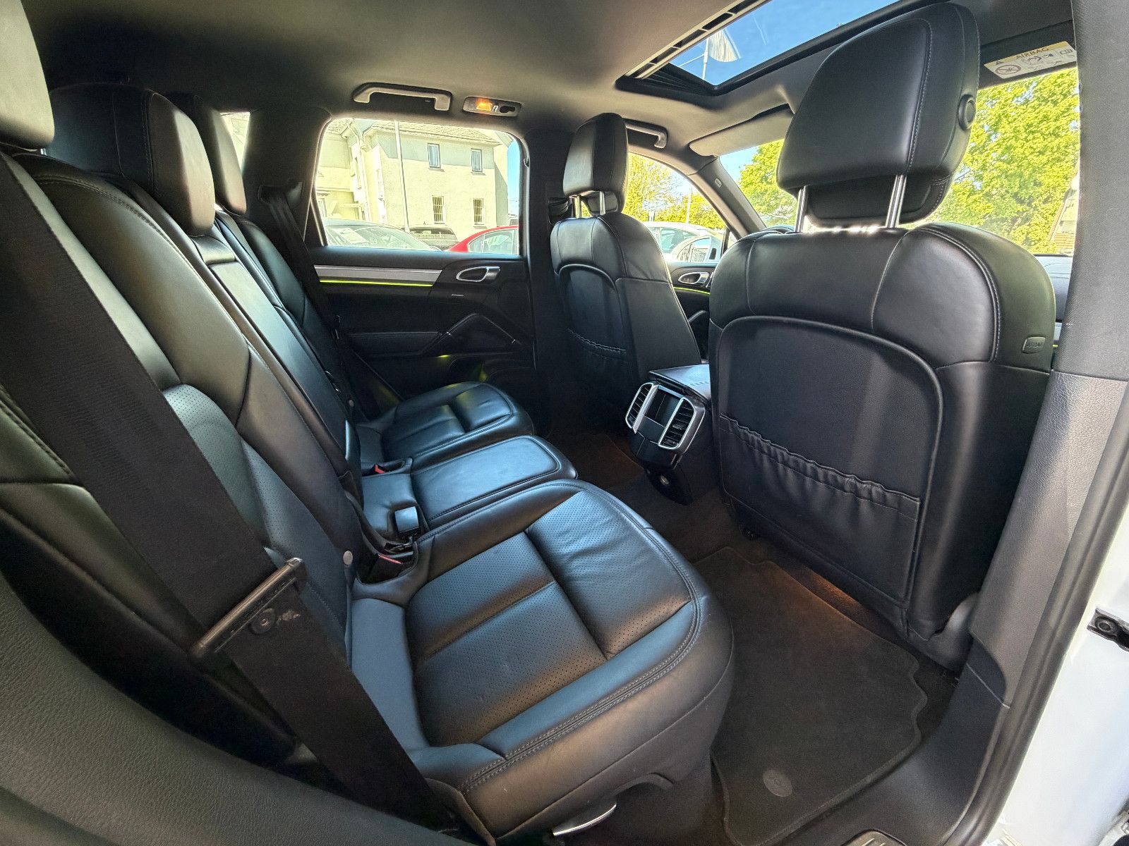 Fahrzeugabbildung Porsche Cayenne /LED/S-DACH/21"ALU/NAVI/LEDER/KAMERA