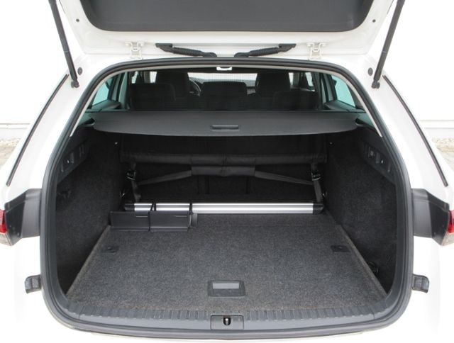 Octavia 2.0 TDI 4x4 DSG Scout AHK/MATRIX/NAVI/IN