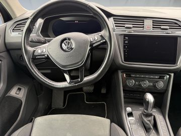 Volkswagen Tiguan - 12