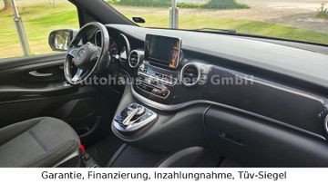 Mercedes V 220 - 10
