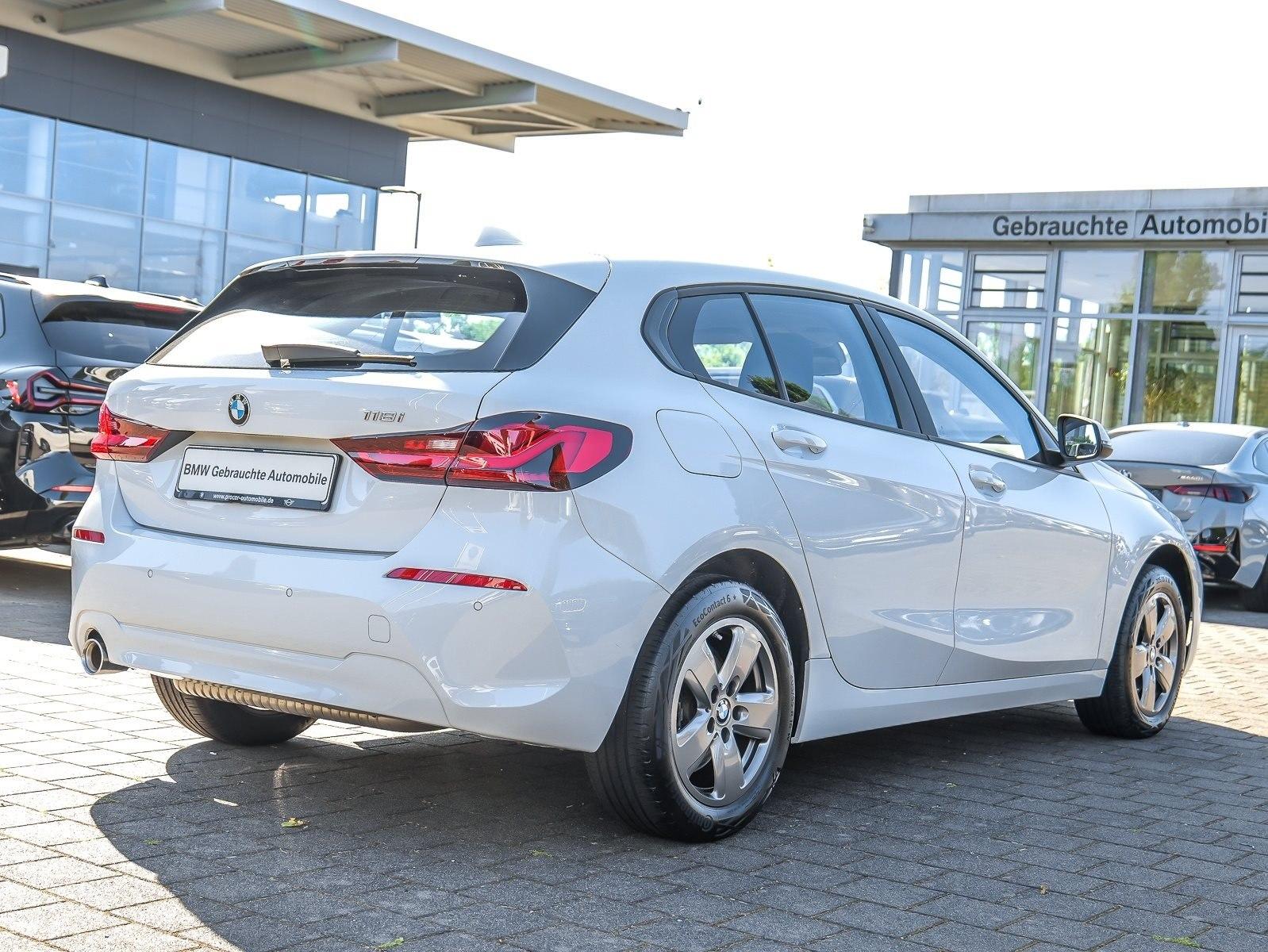 BMW 118i NAVI LED PDC V+H DAB Tempomat Sitzheiz.