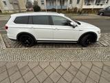 Volkswagen Passat Alltrack 2.0 TDI SCR 176kW DSG 4MOT A... - weiße Volkswagen Passat Alltrack